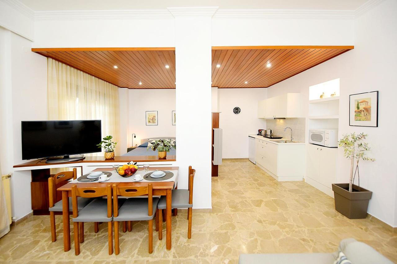 Martha'S Home Rhodes City Exterior foto